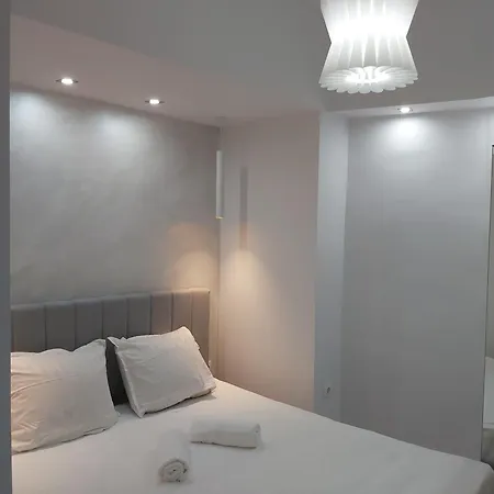 Smart & Chic Apartment